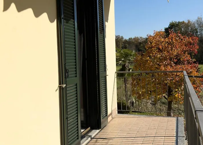 Cozy House Apartament Angera